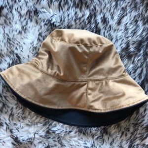 Velvet bucket hat